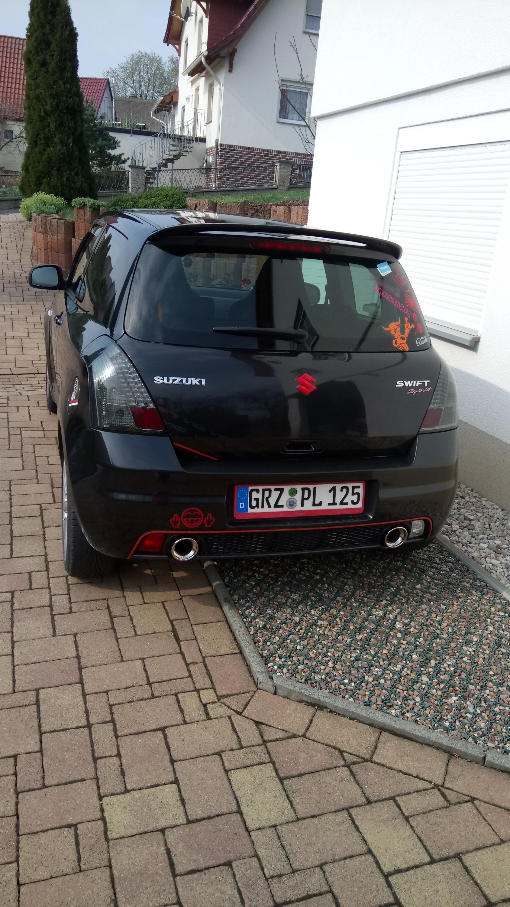 Das kleine Schwarze von hinten