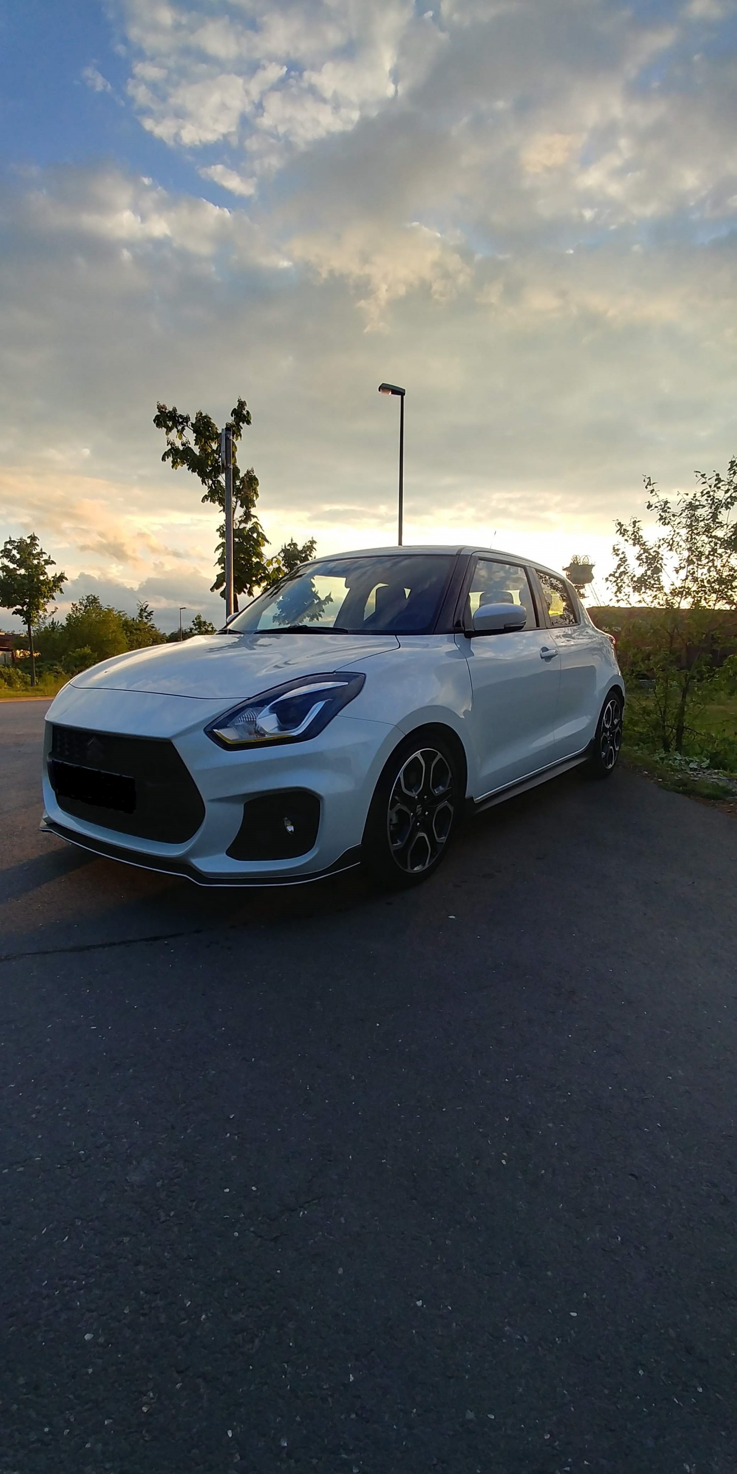 Swift Sport mit Federn und Spurverbreiterung