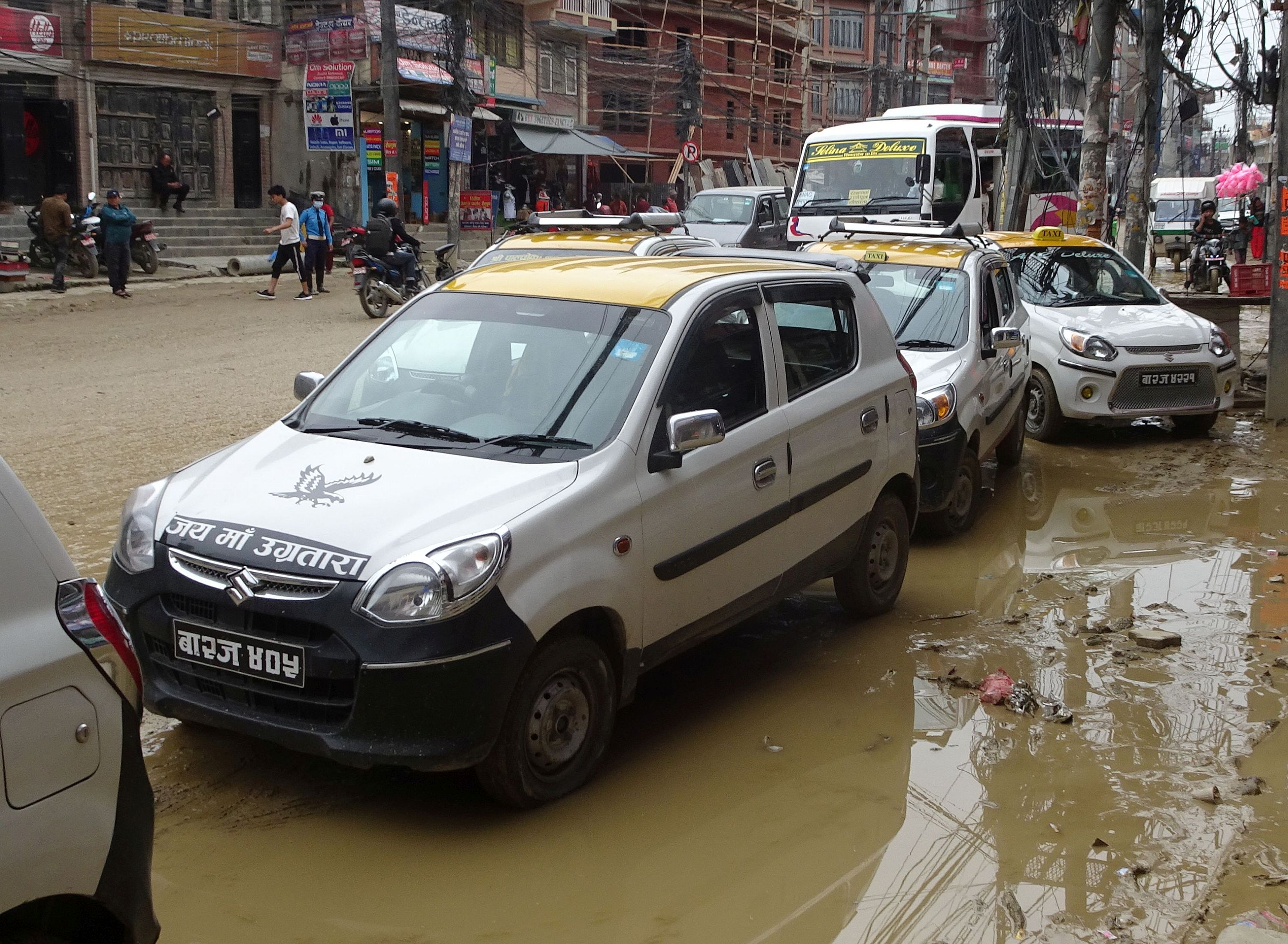 Andere Länder - andere Autos! Suzuki-Schappschüsse aus Nepal