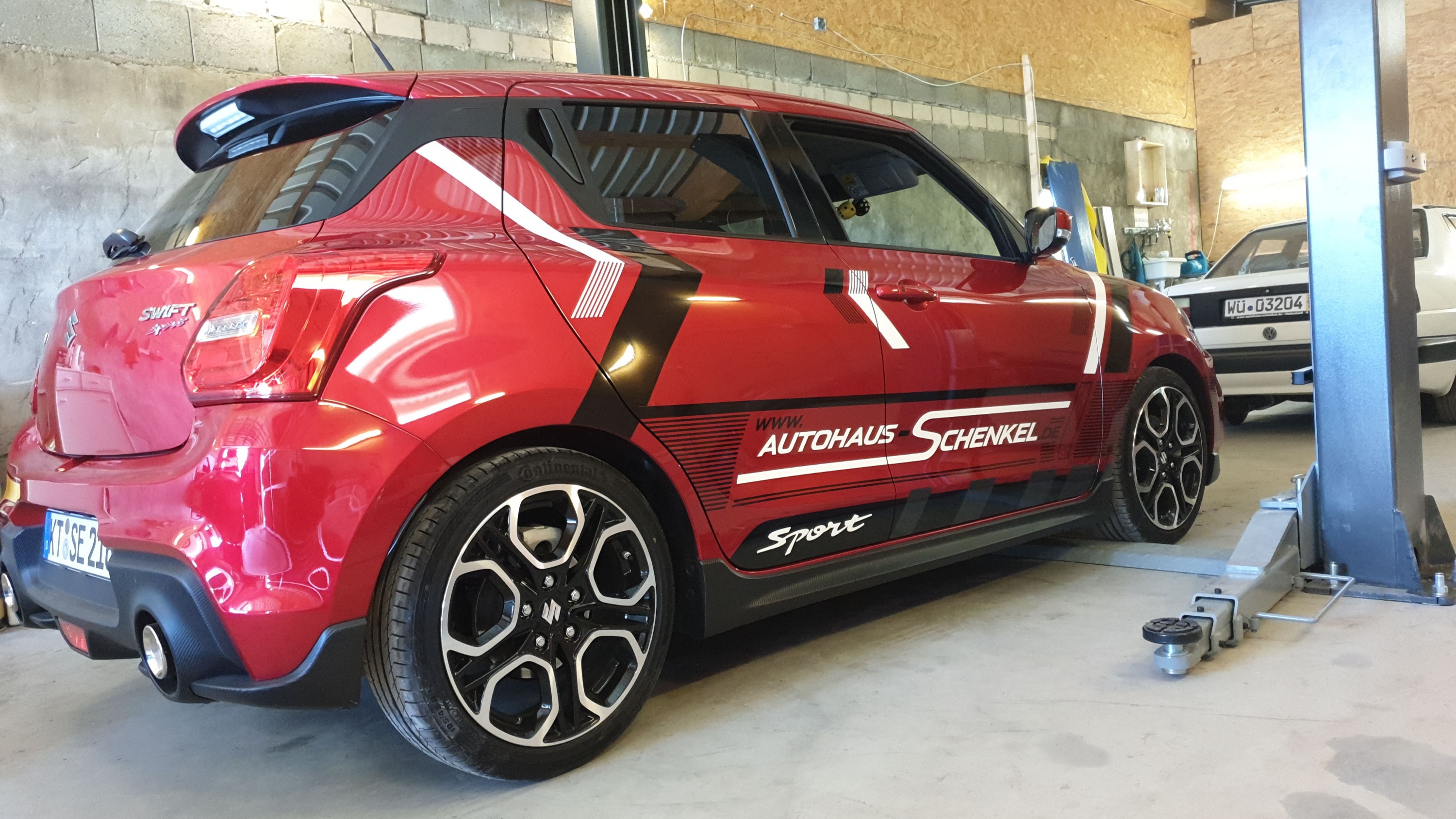 Suzuki Swift Sport mit Fahrwerk