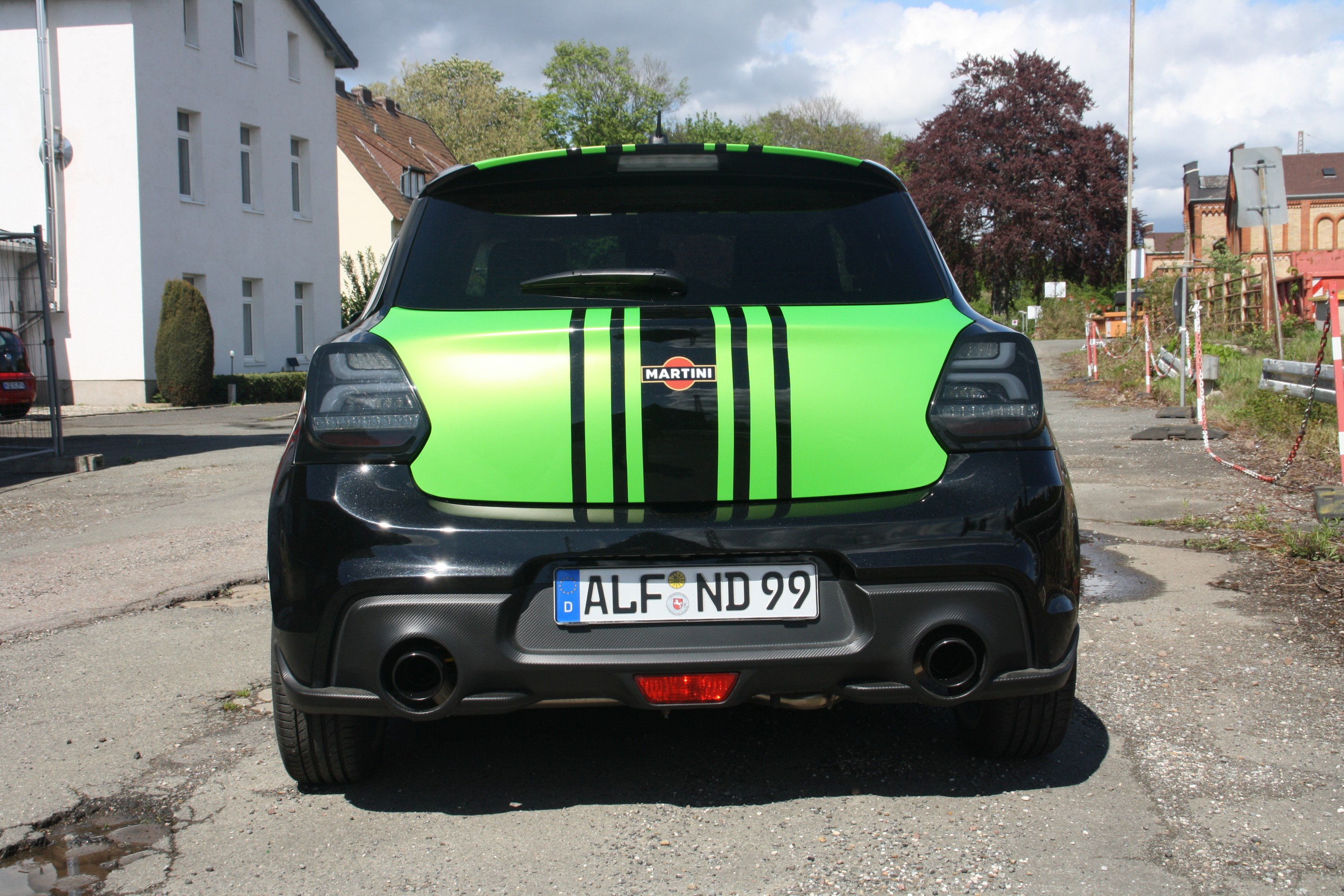 Folierung zwanzig zwanzig: Hexis Wasabi green matt